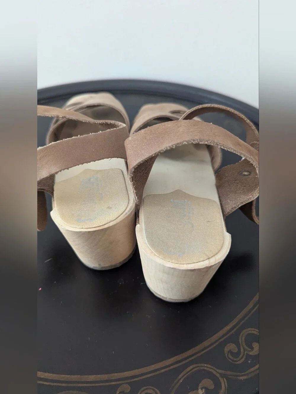 Sandgrens tan suede